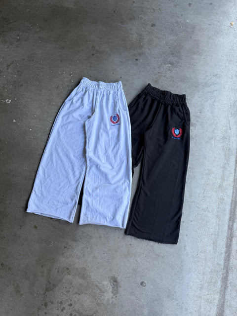 BLACK ACADAMIA SWEATS