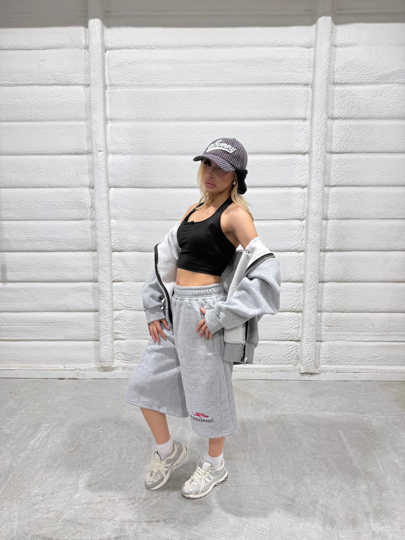 GREY YB LOGO SHORTS